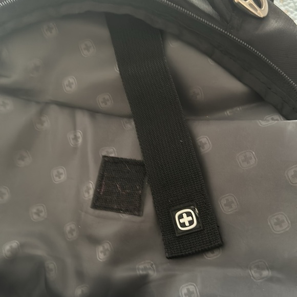 Swiss Gear Laptop backpack in black/ grey with laptop sleeve & tablet sleeve - Picture 12 of 16